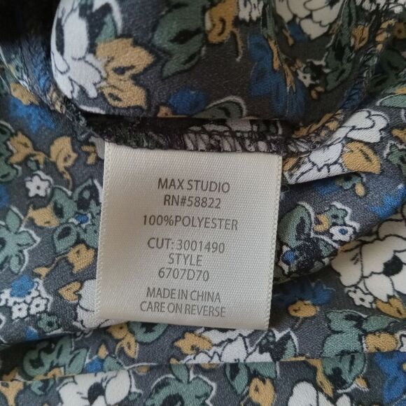 Max Studio Green Floral Pattern Lightweight Cold Shoulder Blouse Women's Small - Picture 4 of 10